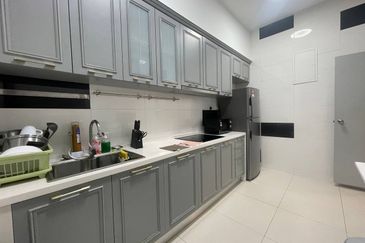 D'Summit Residences @ Kempas Utama