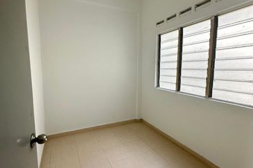 Taman Pulai Utama Flat