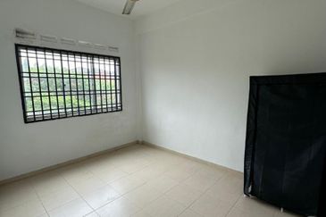 Taman Pulai Utama Flat