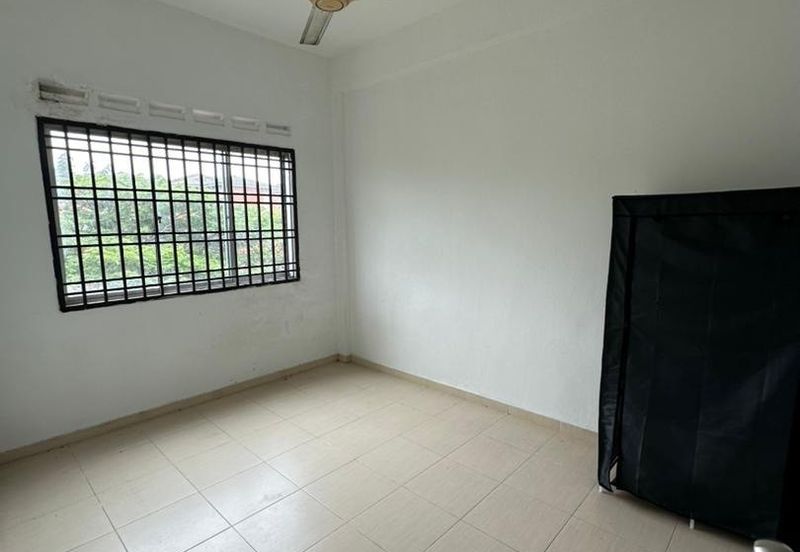 Taman Pulai Utama Flat
