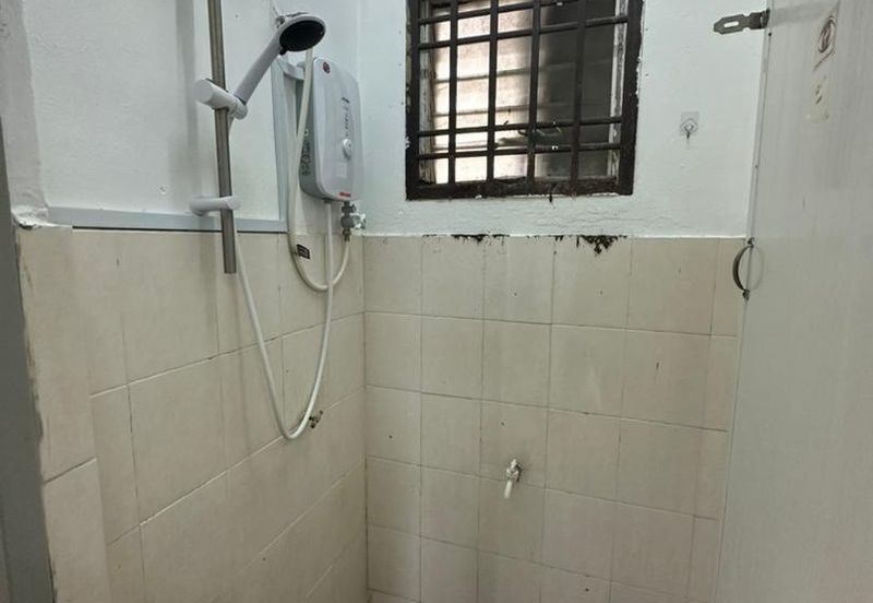 Taman Pulai Utama Flat