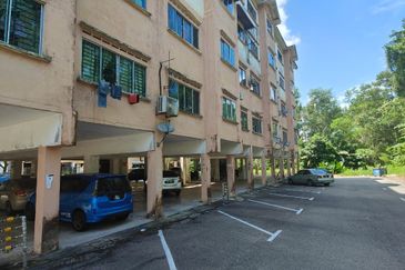 Taman Pulai Utama Flat