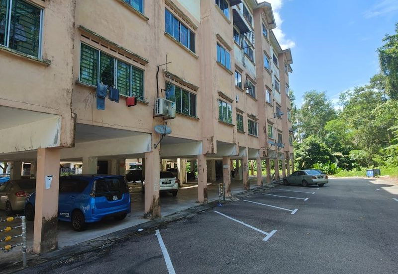 Taman Pulai Utama Flat