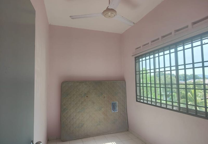 Taman Pulai Utama Flat