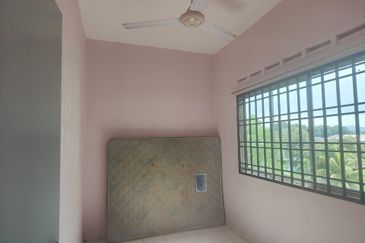 Taman Pulai Utama Flat