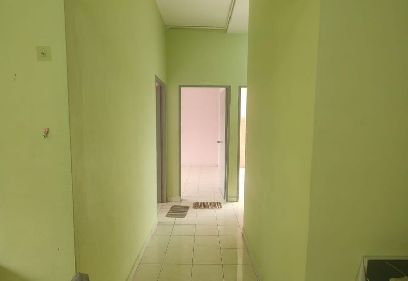 Taman Pulai Utama Flat