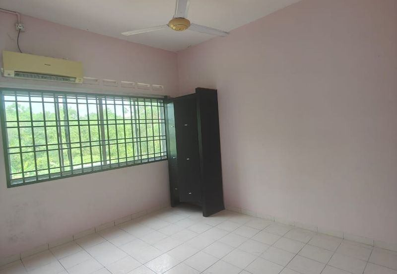 Taman Pulai Utama Flat