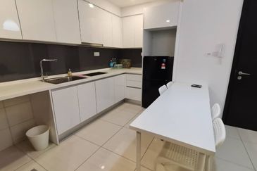 Almas Suites @ Puteri Harbour