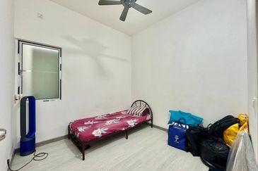 Dedaun Hijau (Greenfield Regency)