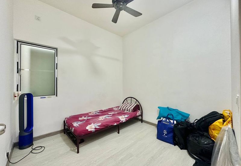 Dedaun Hijau (Greenfield Regency)