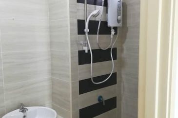 D'Summit Residences @ Kempas Utama