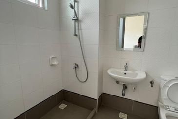 Seasons Luxury Apartments @ Amara Larkin