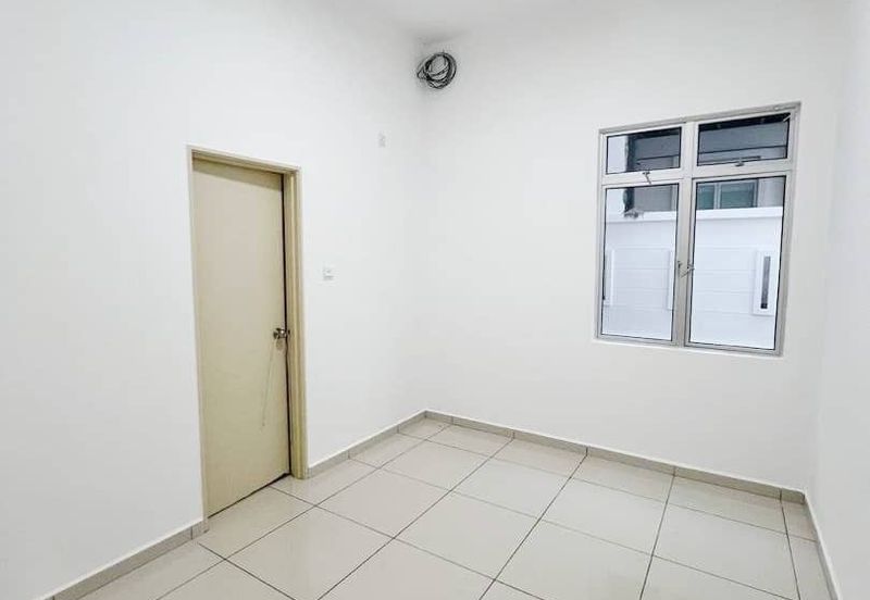 Persiaran Kempas Utama 2