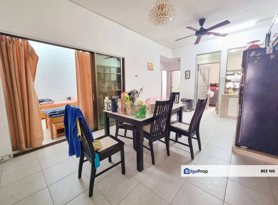 Taman Bukit Impian Skudai 1.5 Storey Terrace 24x 80 good condition Nego , Johor, Skudai