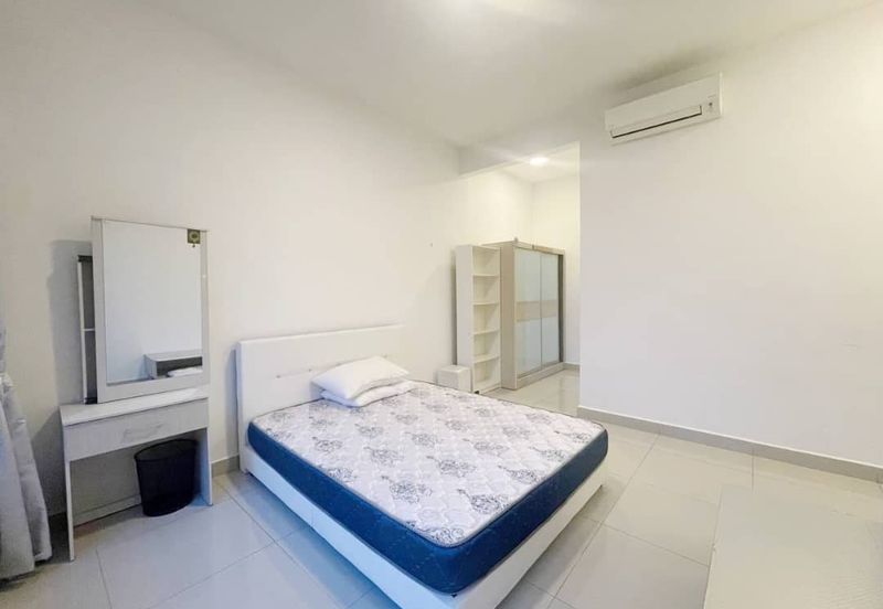 Dedaun Hijau (Greenfield Regency)