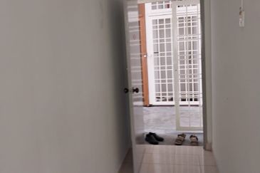 Kiambang Apartment Serdang For Sale