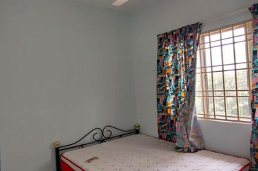 Kiambang Apartment Serdang For Sale