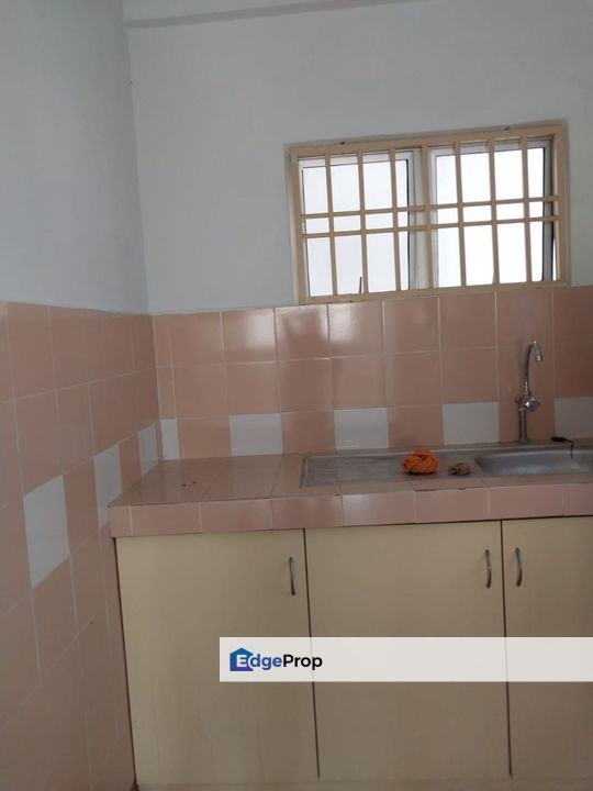 Kiambang Apartment Serdang For Sale, Selangor, Serdang