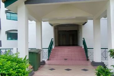 Cameron Highlands Equatorial Hill Resorts For Sale