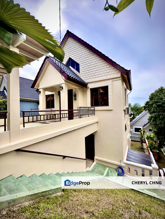 Sole+Exclusive: A 2½ Storey Bungalow in the Ferringhi Villas in Batu Ferringhi, Penang, Batu Ferringhi