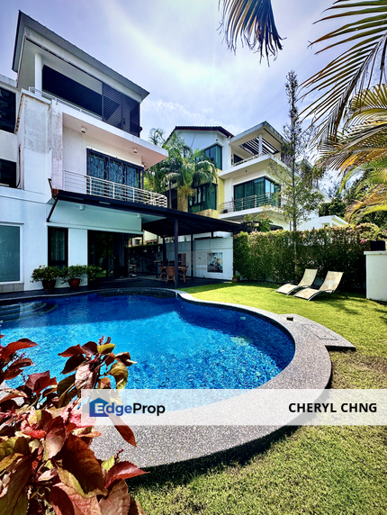 Elegant Bayu Ferringhi Semi-D Home with Private Pool, Penang, Batu Ferringhi