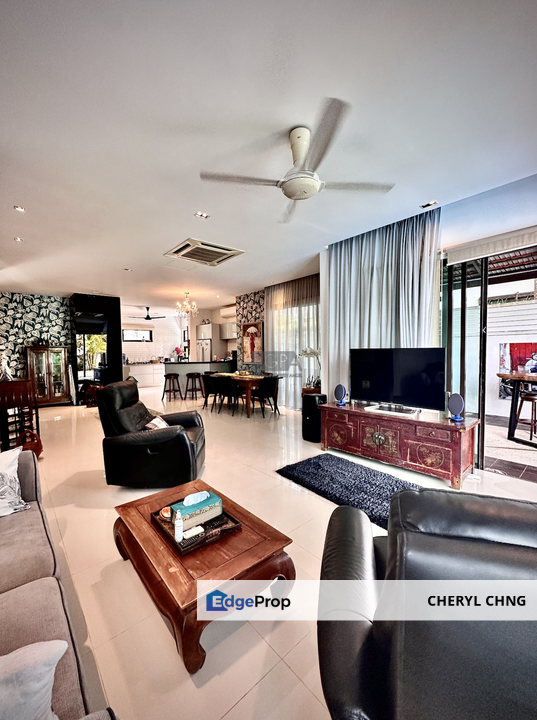 Elegant Bayu Ferringhi Semi-D Home with Private Pool, Penang, Batu Ferringhi