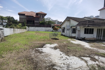 *Prime Bungalow Land with Redevelopment Potential in Tanjong Bungah.