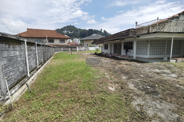 *Prime Bungalow Land with Redevelopment Potential in Tanjong Bungah.