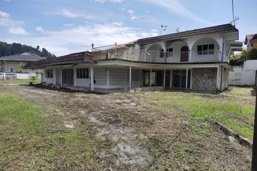 *Prime Bungalow Land with Redevelopment Potential in Tanjong Bungah.