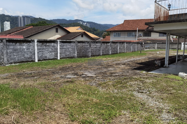 *Prime Bungalow Land with Redevelopment Potential in Tanjong Bungah.