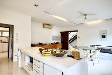 Elegant Move-In-Ready Bungalow on High Ground – Tanjung Bungah Hillside