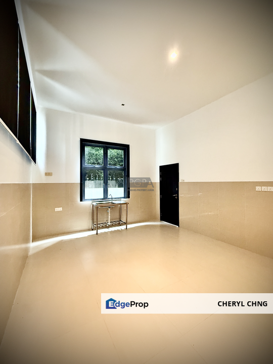 Sea-View Bungalow in Ferringhi Heights Gated Community, Penang, Batu Ferringhi