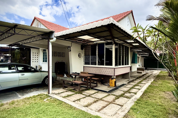 Single-Storey Semi-Detached House in Pulau Tikus