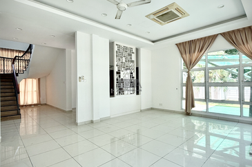 Charming Double-Storey Bungalow in Jesselton Heights.
