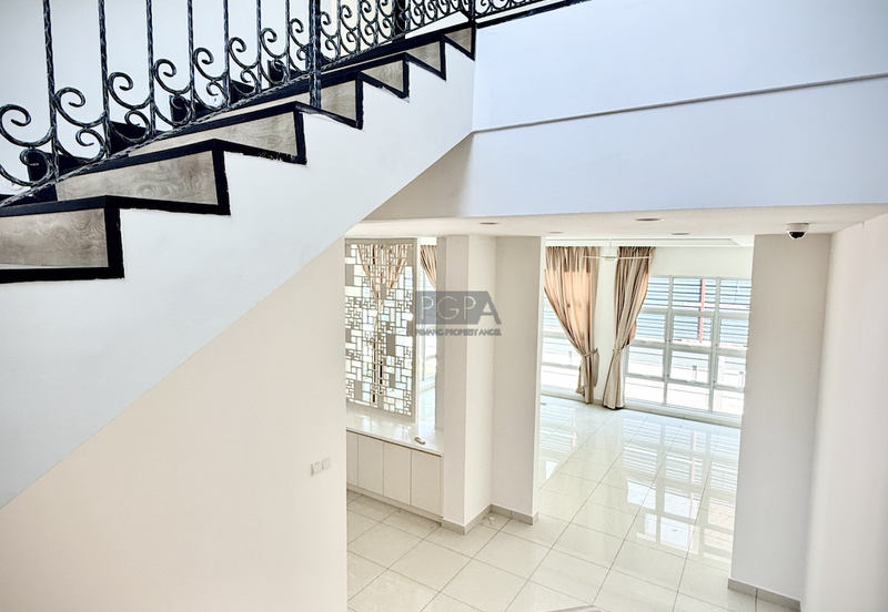 Charming Double-Storey Bungalow in Jesselton Heights.