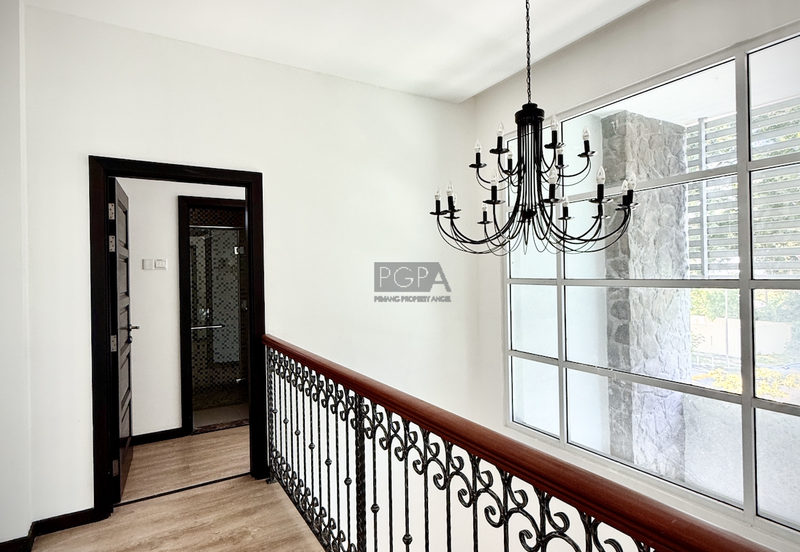 Charming Double-Storey Bungalow in Jesselton Heights.