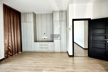 Charming Double-Storey Bungalow in Jesselton Heights.