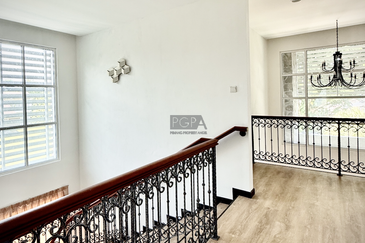 Charming Double-Storey Bungalow in Jesselton Heights.