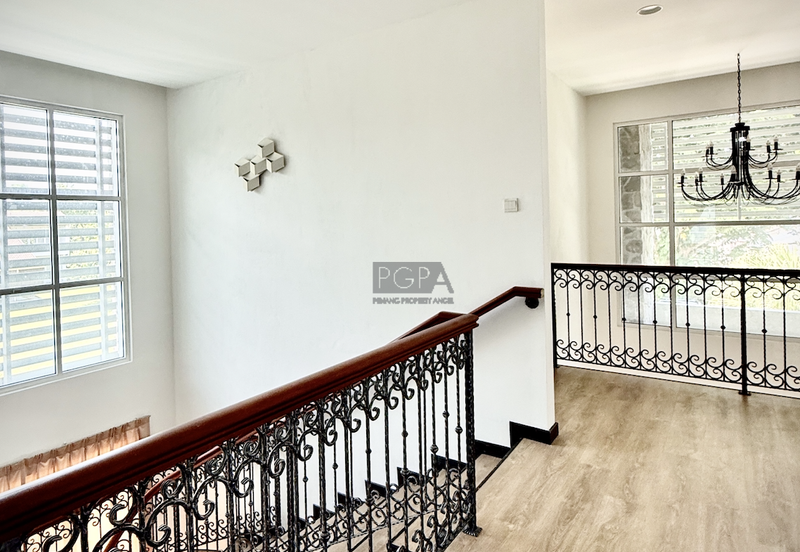 Charming Double-Storey Bungalow in Jesselton Heights.