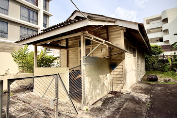 Colonial Mansion on Expansive Grounds, Peel Avenue, Pulau Tikus