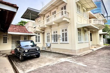 Colonial Mansion on Expansive Grounds, Peel Avenue, Pulau Tikus.