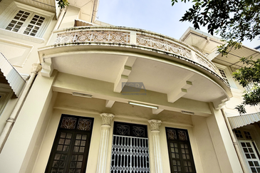 Colonial Mansion on Expansive Grounds, Peel Avenue, Pulau Tikus.