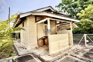 Colonial Mansion on Expansive Grounds, Peel Avenue, Pulau Tikus.