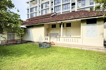 Colonial Mansion on Expansive Grounds, Peel Avenue, Pulau Tikus.