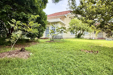 Colonial Mansion on Expansive Grounds, Peel Avenue, Pulau Tikus