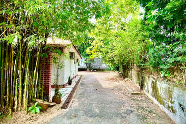 A CORNER Single-Storey Bungalow on Jalan Bunga Kaca Piring in Tanjung Bungah