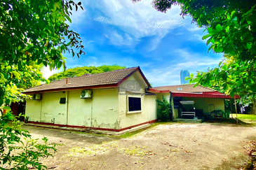A CORNER Single-Storey Bungalow on Jalan Bunga Kaca Piring in Tanjung Bungah