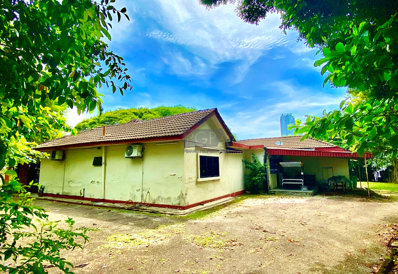 A CORNER Single-Storey Bungalow on Jalan Bunga Kaca Piring in Tanjung Bungah