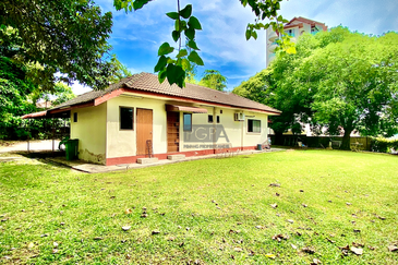 A CORNER Single-Storey Bungalow on Jalan Bunga Kaca Piring in Tanjung Bungah