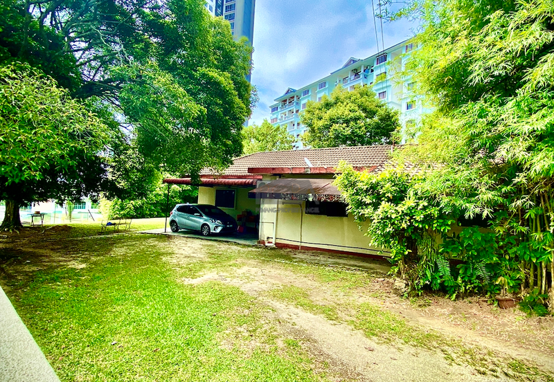 A CORNER Single-Storey Bungalow on Jalan Bunga Kaca Piring in Tanjung Bungah
